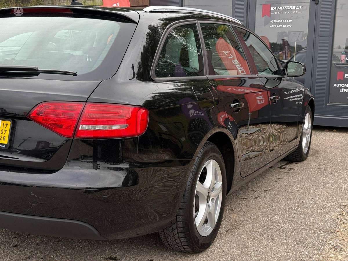 Audi A4 2009 — photo 9