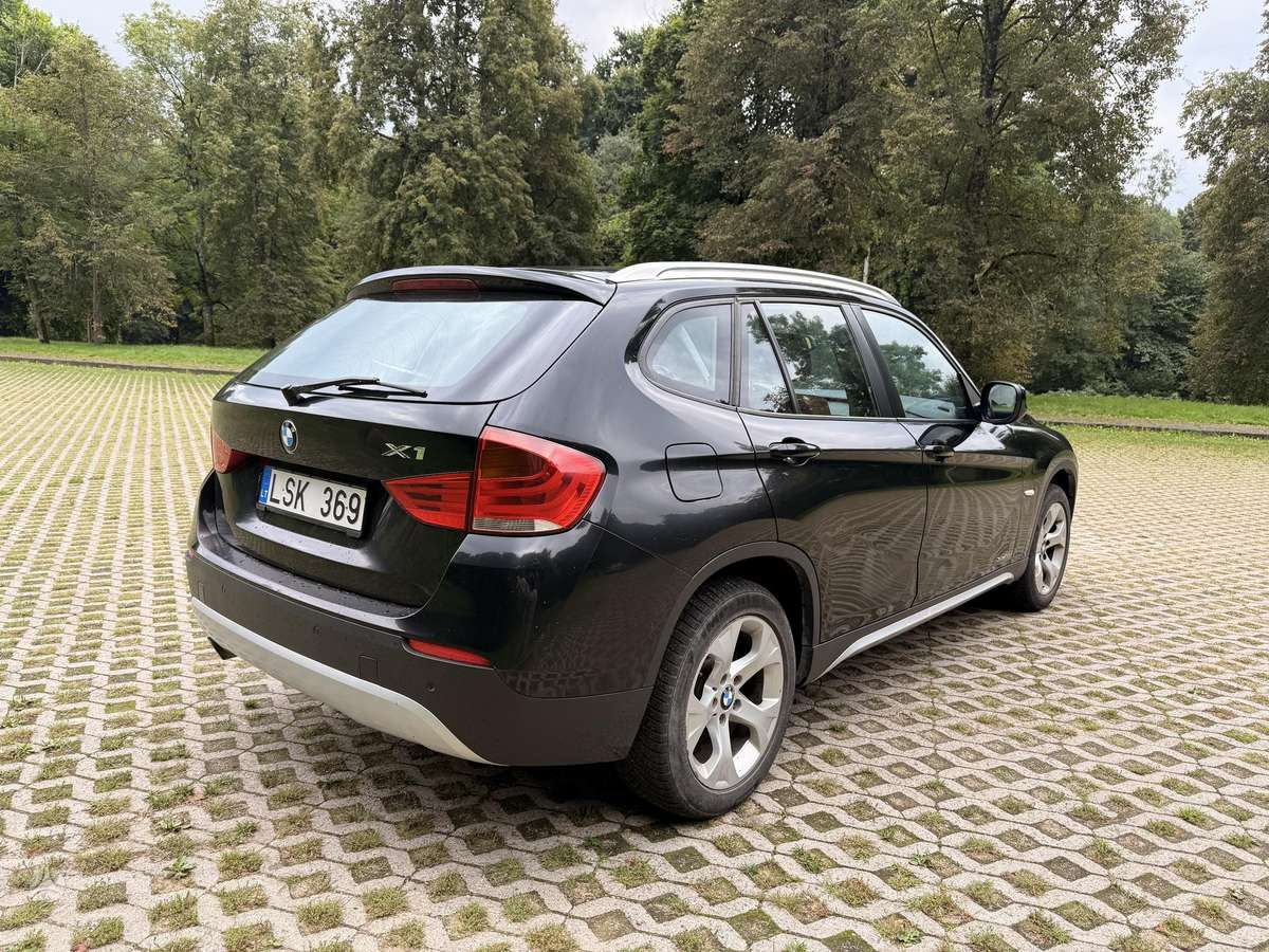 BMW X1 2010 — photo 11