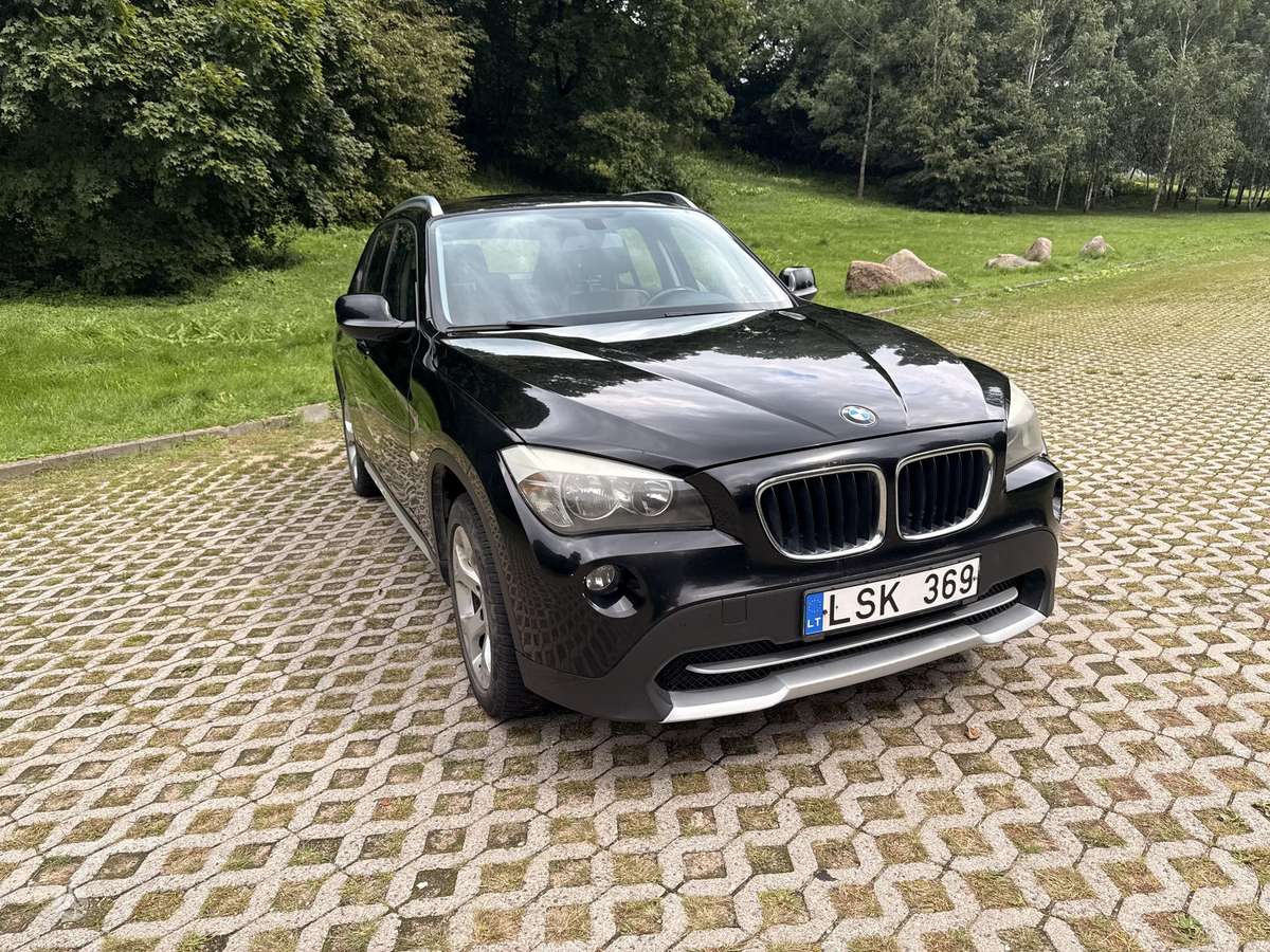 BMW X1 2010 — photo 8