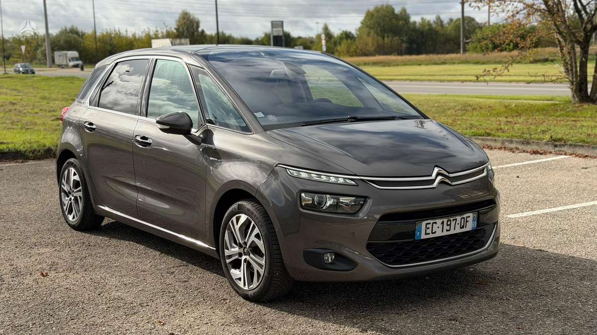 Citroen C4 2015 — салон