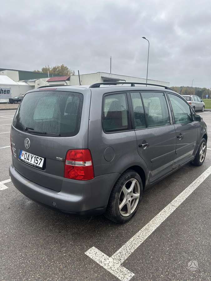 Volkswagen Touran 2005 — engine 1896 cm³, 105 HP (77kW)