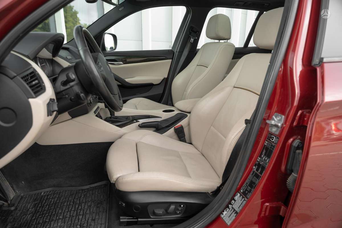 BMW X1 2010 — photo 12