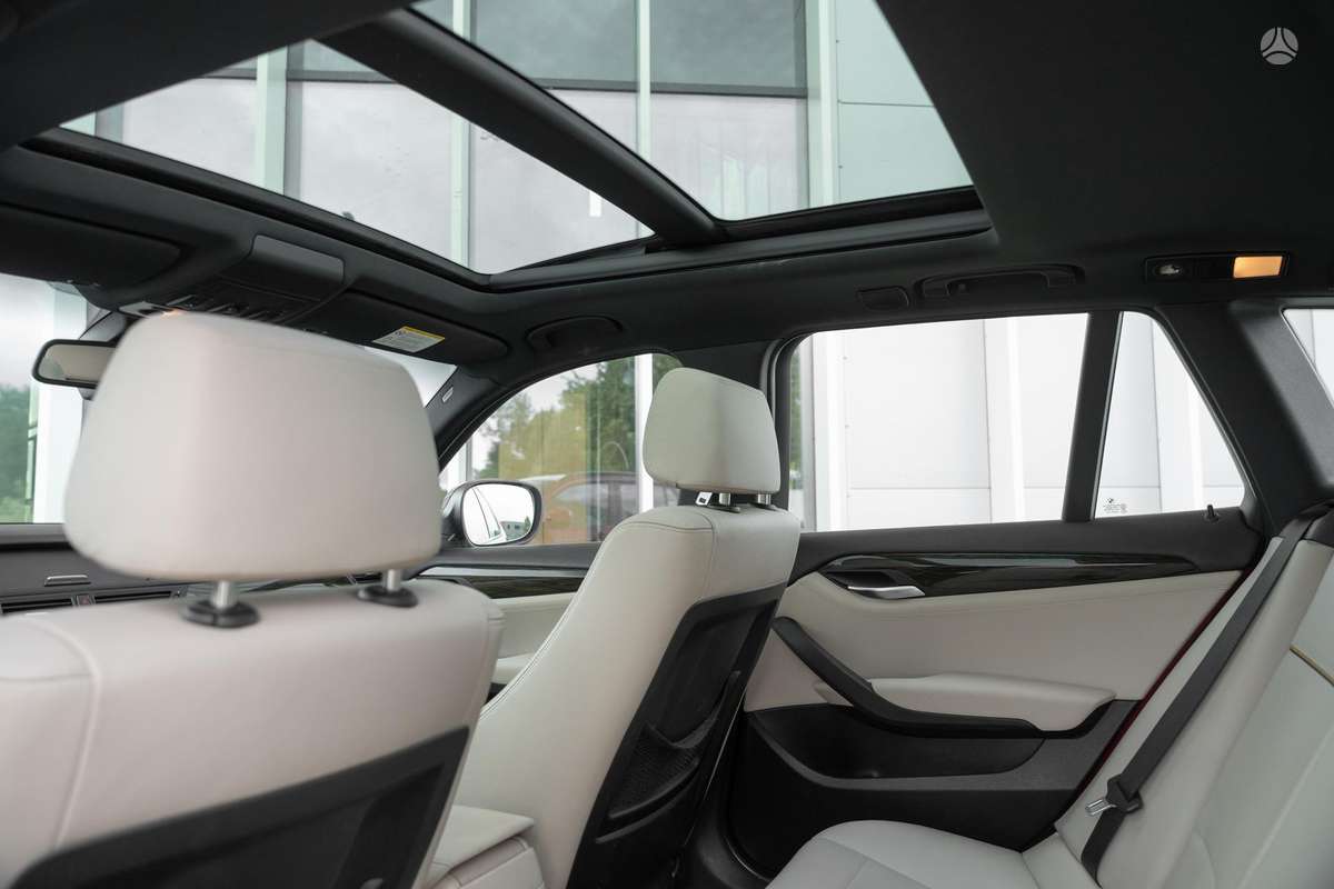 BMW X1 2010 — photo 15
