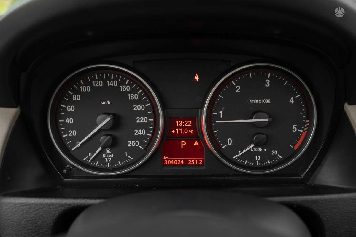 BMW X1 2010 — photo 18