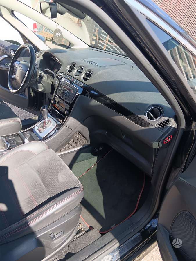 Ford S-MAX 2013 — photo 11