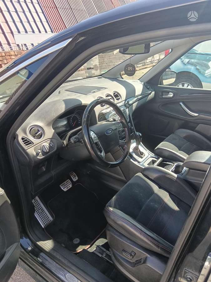 Ford S-MAX 2013 — interior