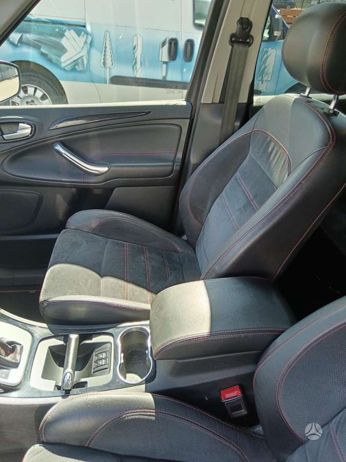 Ford S-MAX 2013 — photo 7