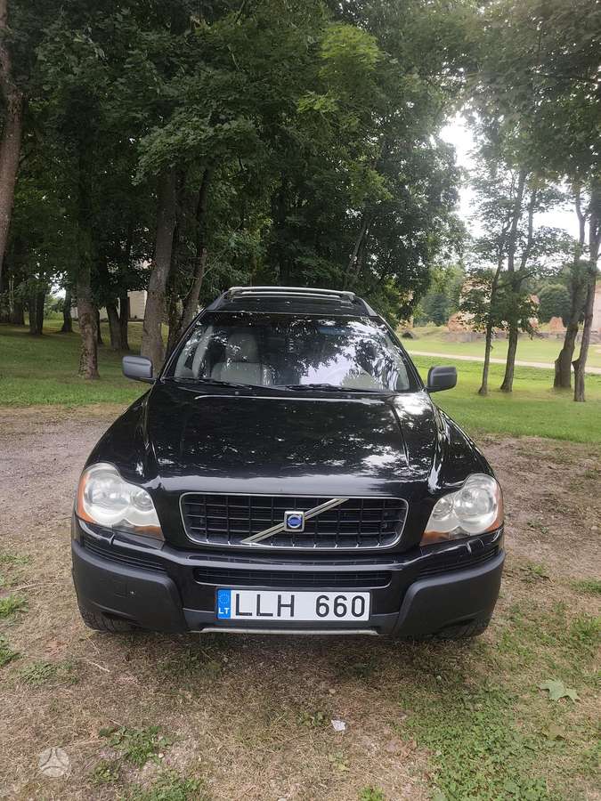 Volvo XC90 2004 — rear view