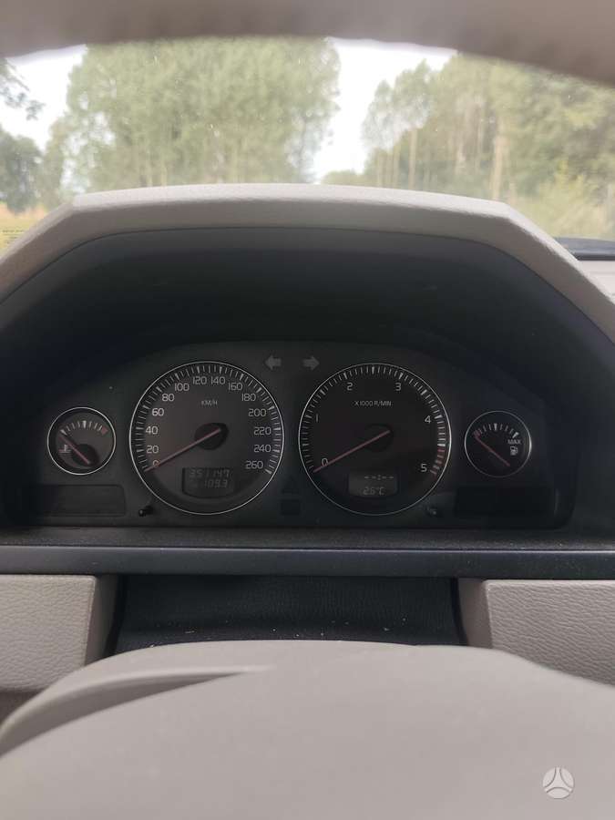 Volvo XC90 2004 — photo 8