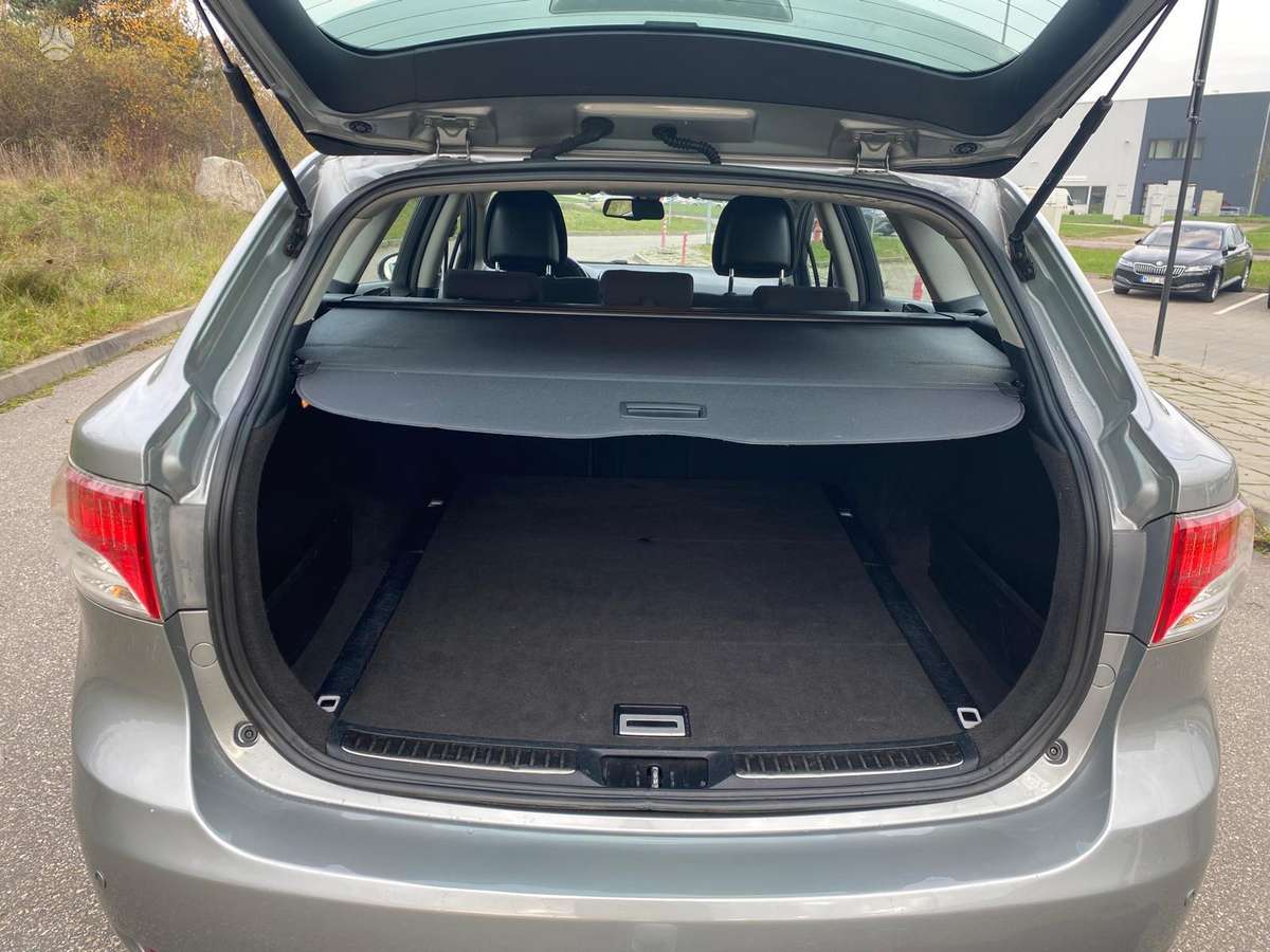 Toyota Avensis 2009 — photo 23