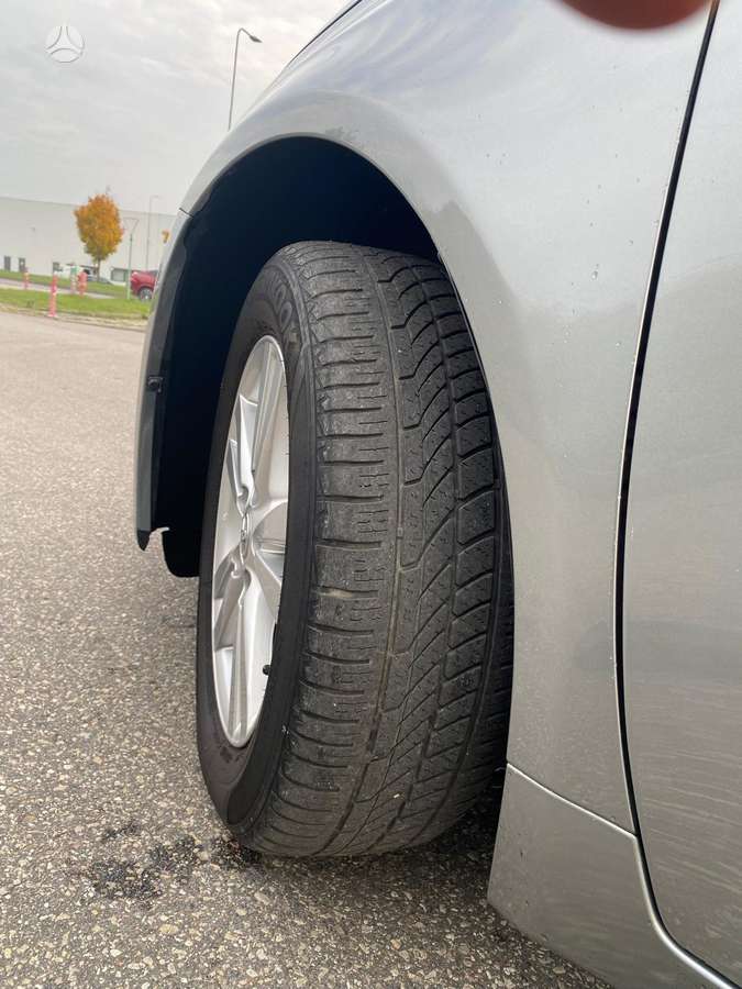 Toyota Avensis 2009 — photo 26