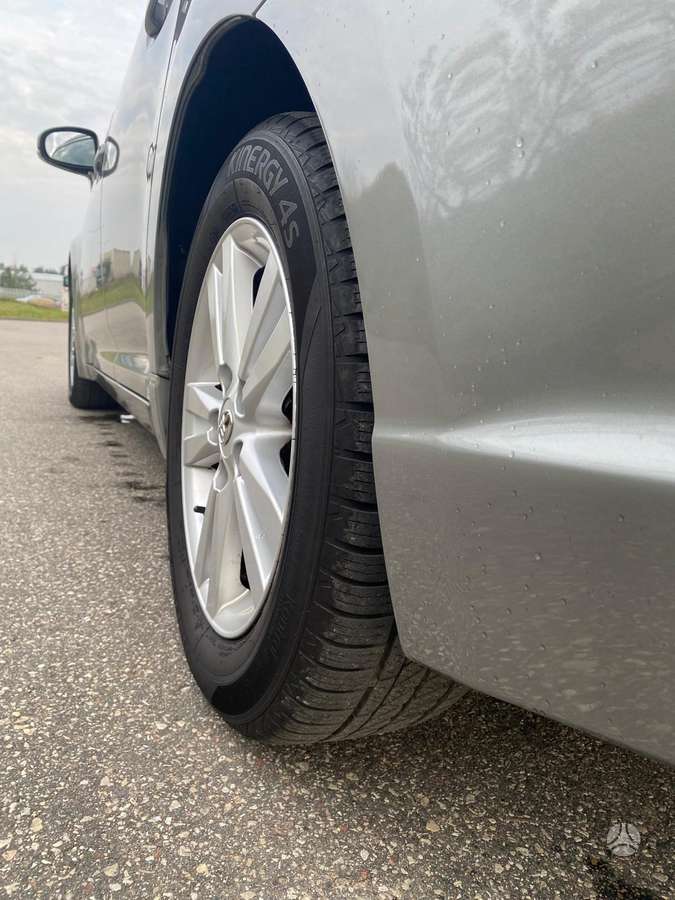 Toyota Avensis 2009 — photo 28