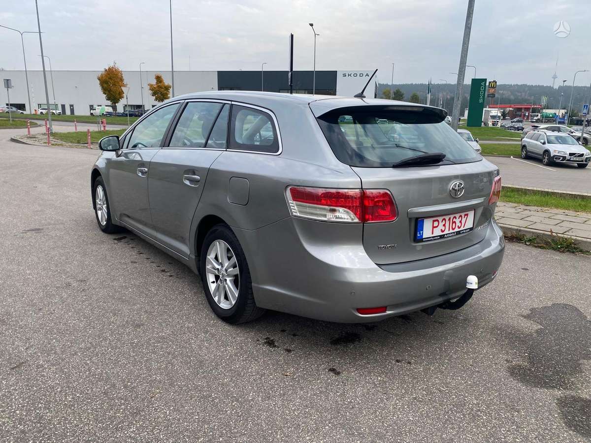 Toyota Avensis 2009 — photo 6