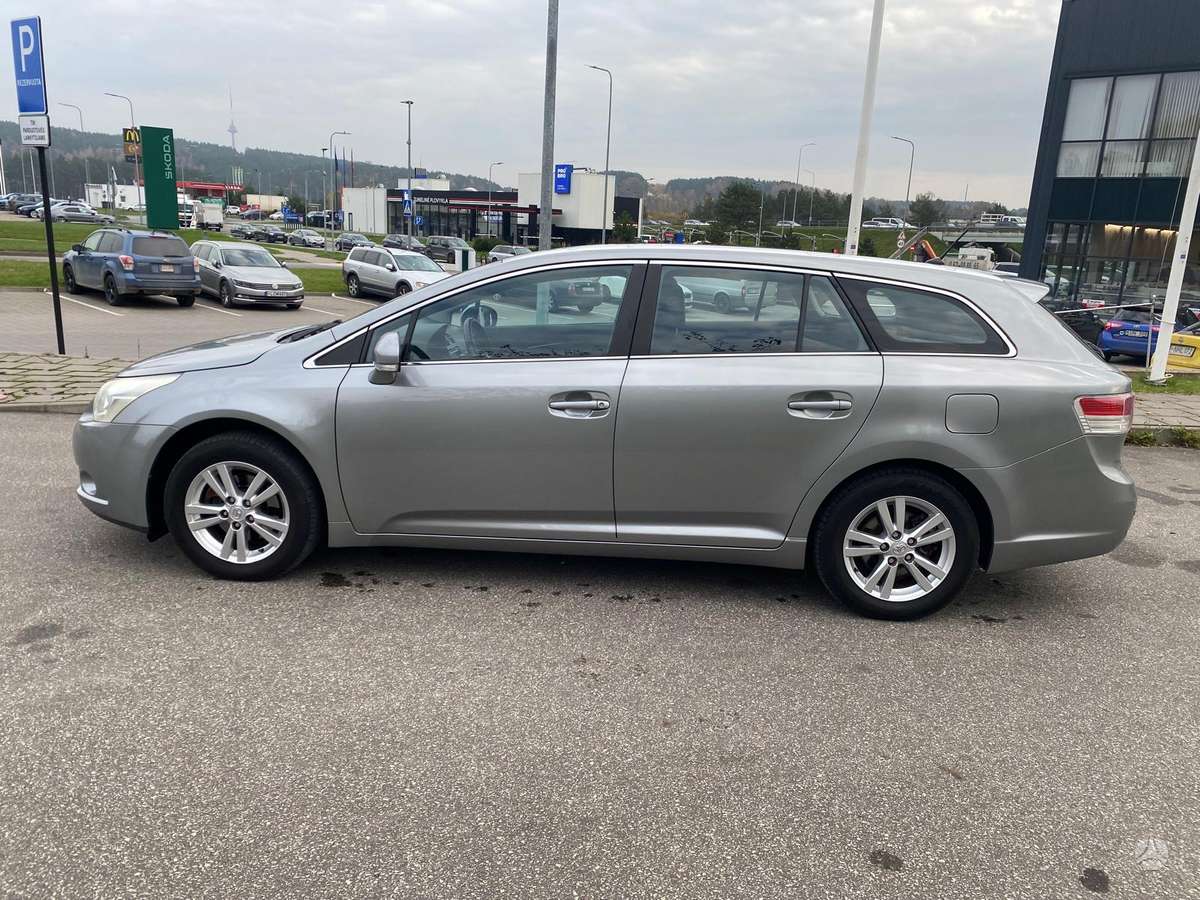 Toyota Avensis 2009 — photo 7