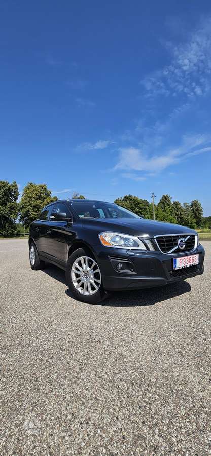 Volvo XC60 2009 — салон