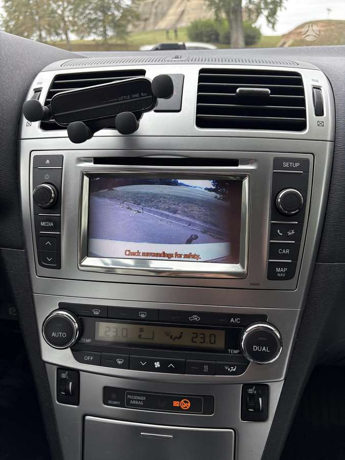 Toyota Avensis 2014 — photo 10