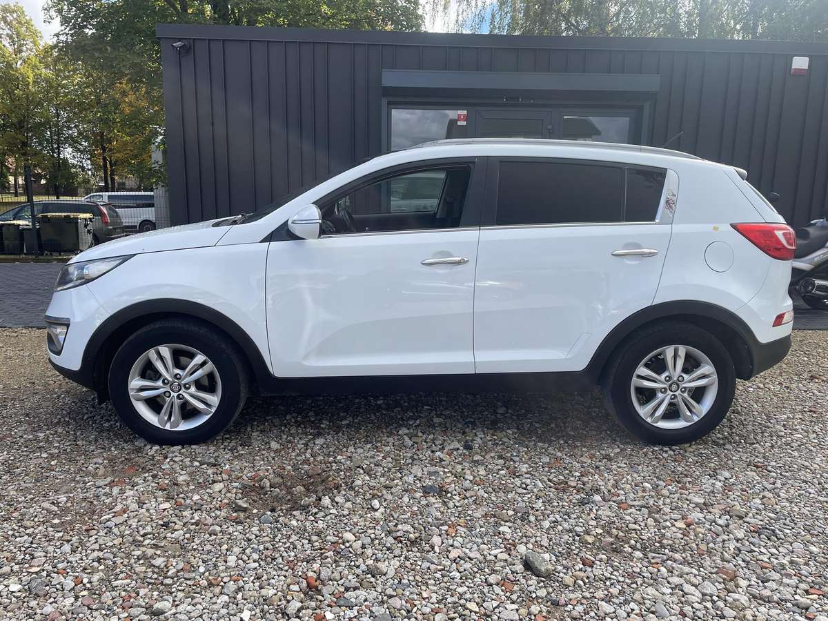 Kia Sportage 2013 — interior