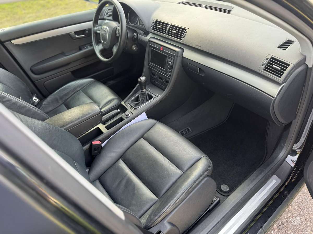 Audi A4 2007 — photo 12