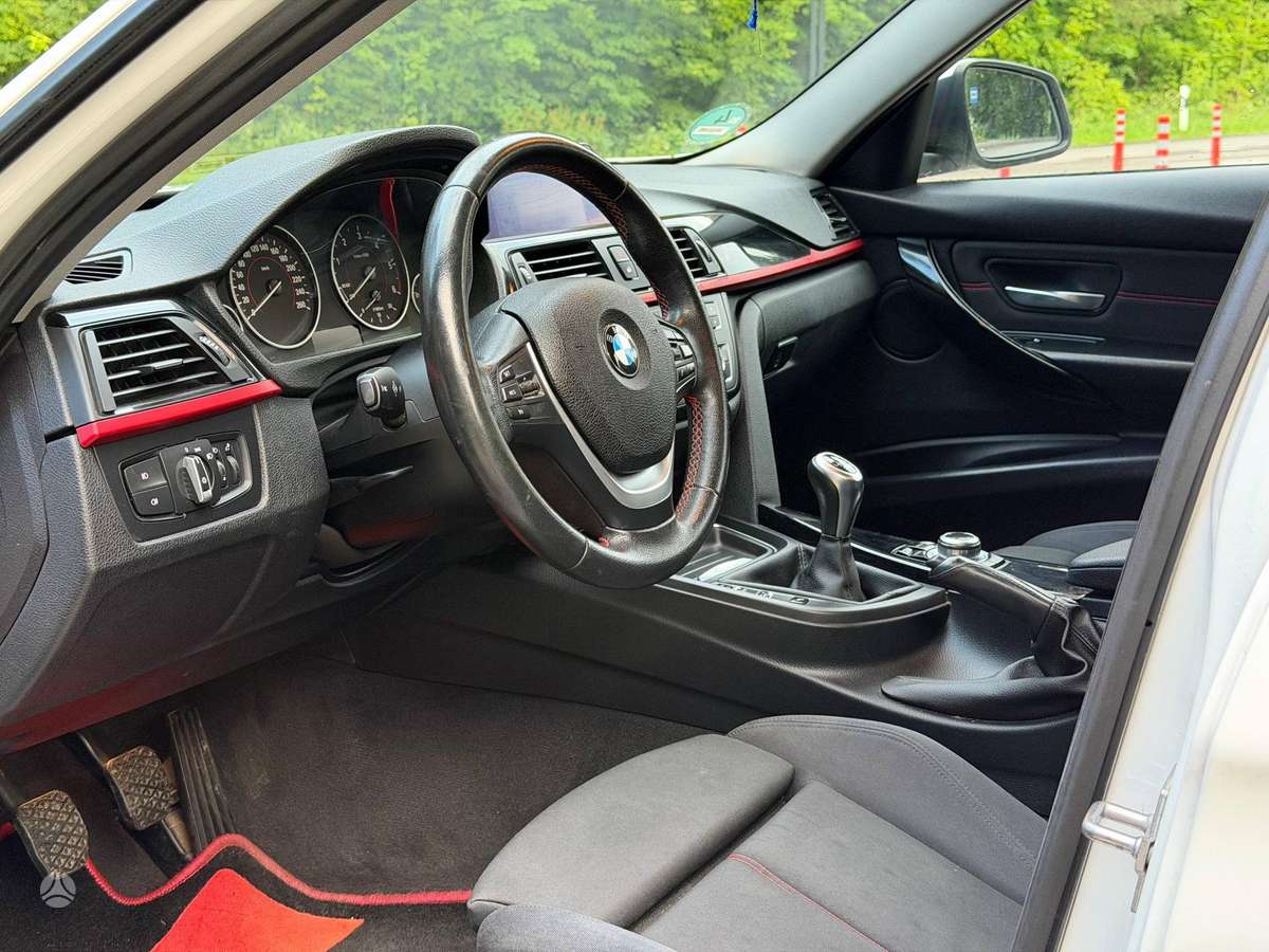 BMW 320 2014 — photo 22