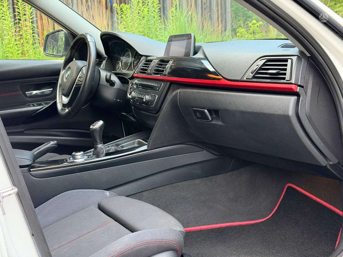 BMW 320 2014 — photo 24