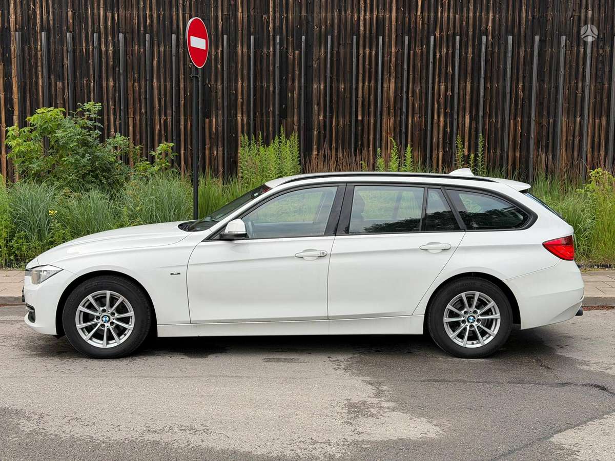BMW 320 2014 — interior
