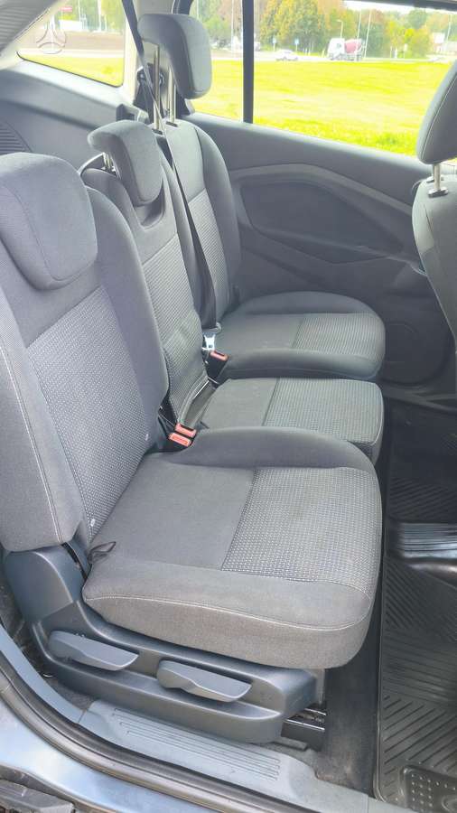 Ford Grand 2012 — photo 12