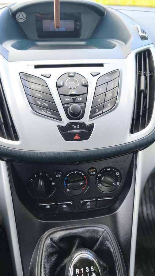 Ford Grand 2012 — photo 16