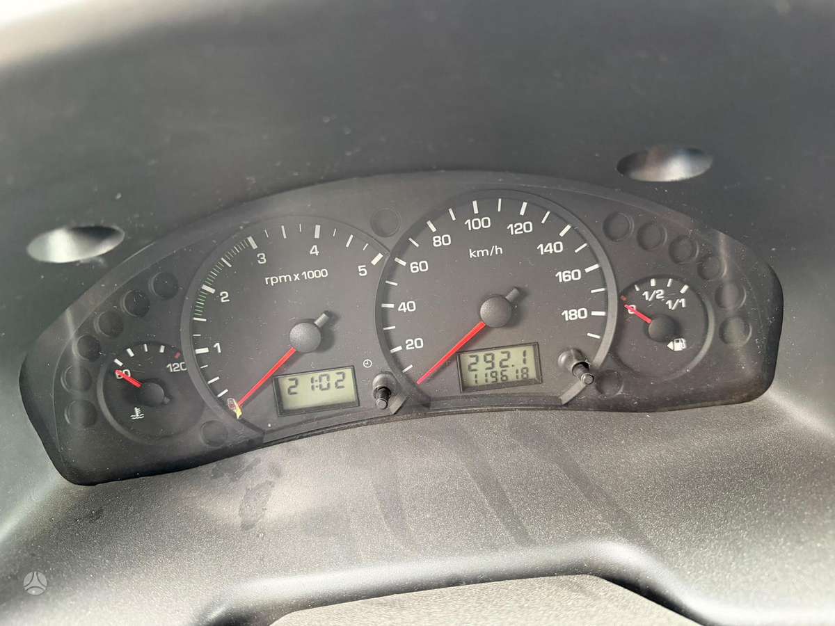Ford Transit 2004 — двигун 2400 cm³, 90 HP (66kW)