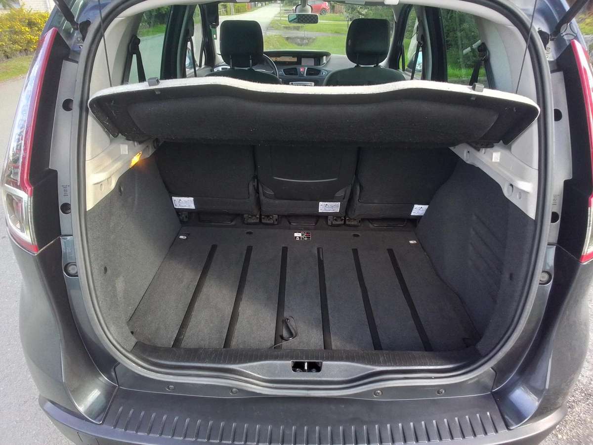 Renault Scenic 2010 — photo 12