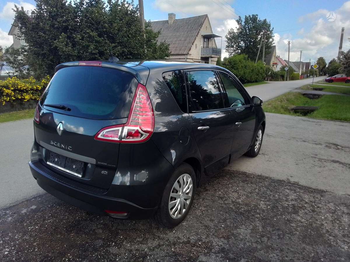 Renault Scenic 2010 — rear view