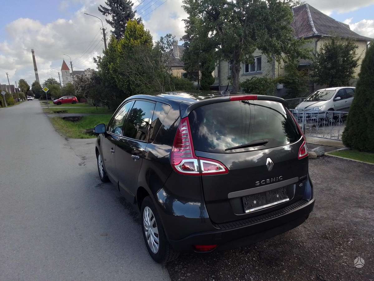 Renault Scenic 2010 — interior