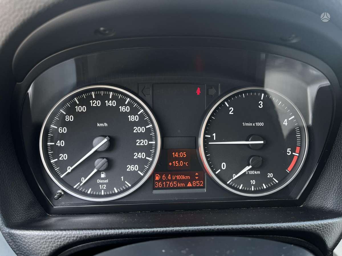 BMW 320 2009 — photo 25