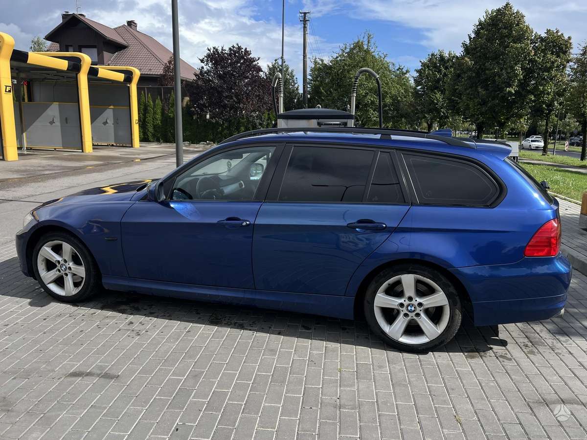 BMW 320 2009 — photo 6