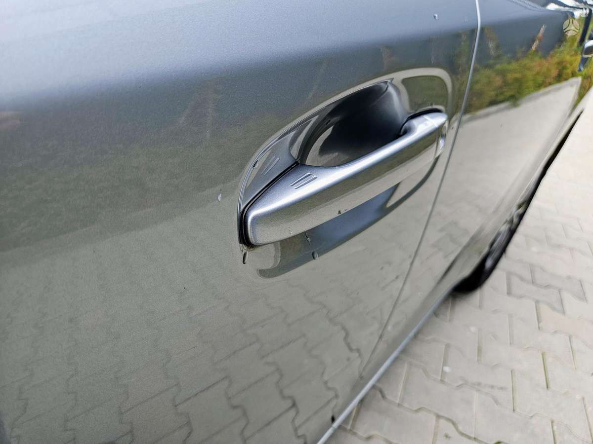 Toyota Avensis 2013 — photo 11