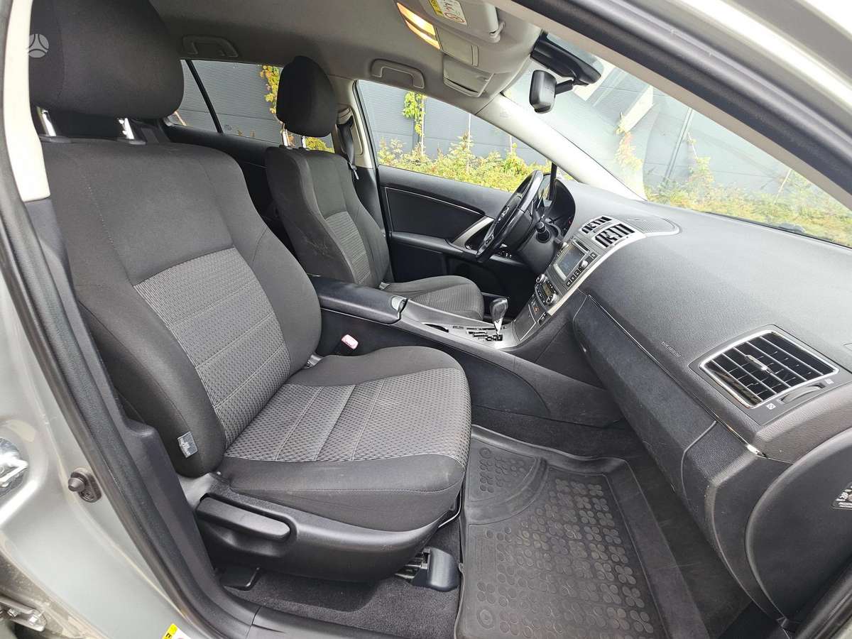 Toyota Avensis 2013 — photo 6