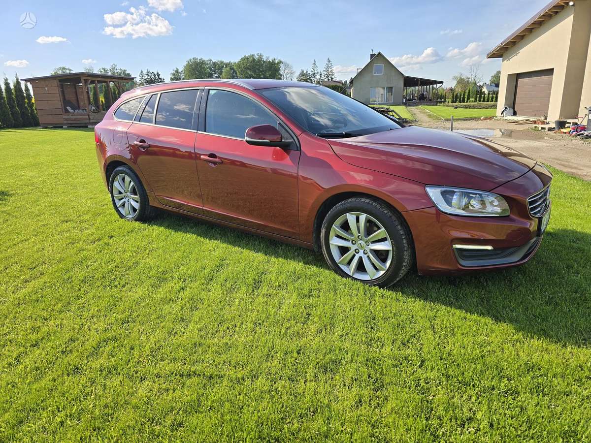 Volvo V60 2013 — interior