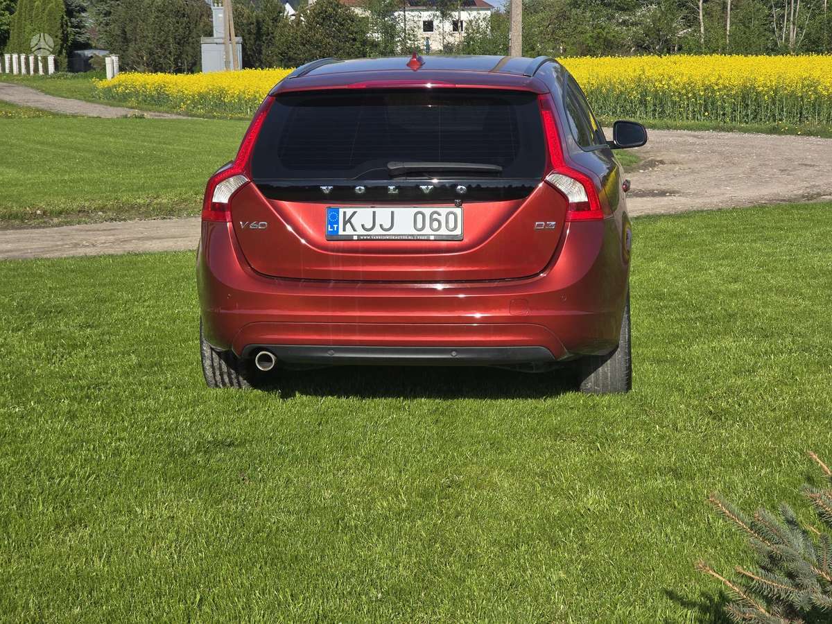 Volvo V60 2013 — engine 1984 cm³, 136 HP (100kW)