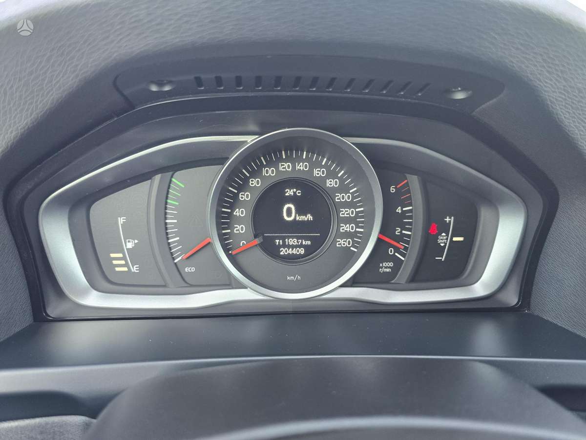 Volvo V60 2013 — photo 8