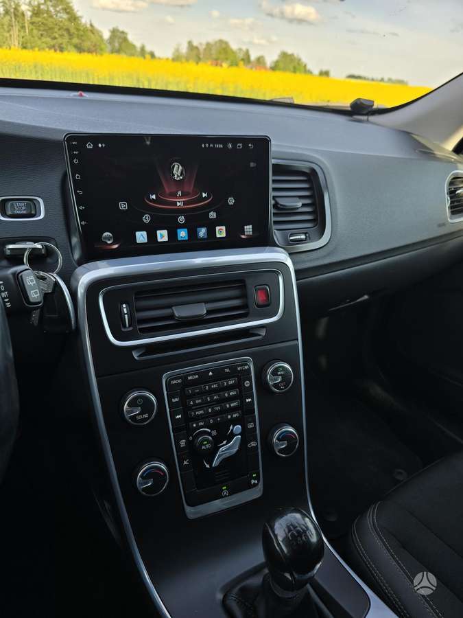 Volvo V60 2013 — photo 9