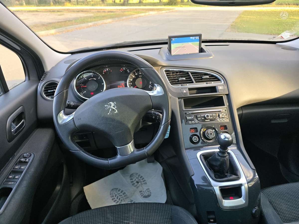 Peugeot 5008 2014 — photo 12