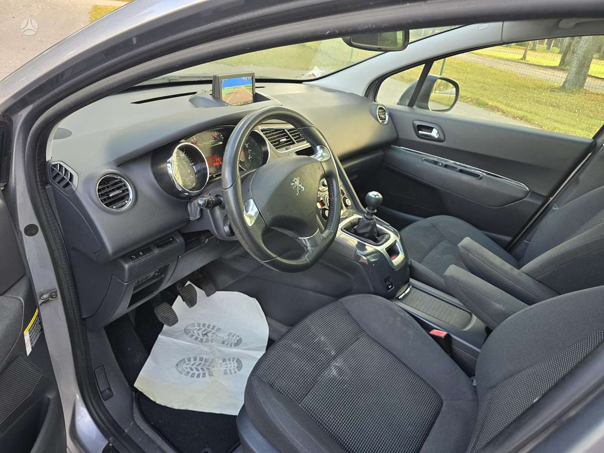 Peugeot 5008 2014 — photo 13