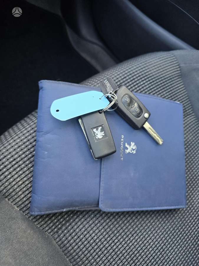 Peugeot 5008 2014 — photo 22