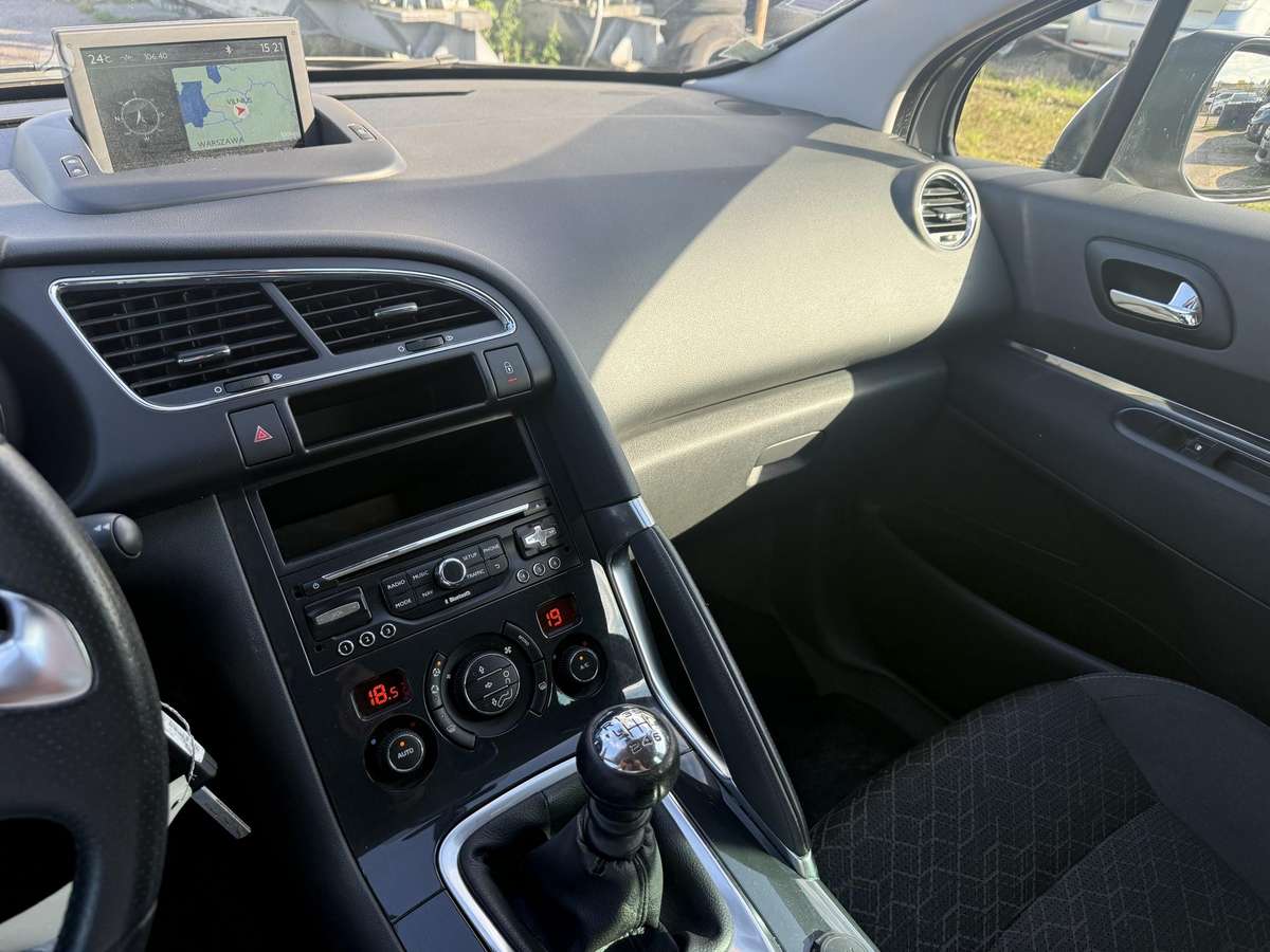 Peugeot 3008 2015 — photo 16