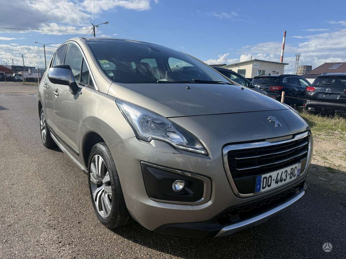 Peugeot 3008 2015 — interior