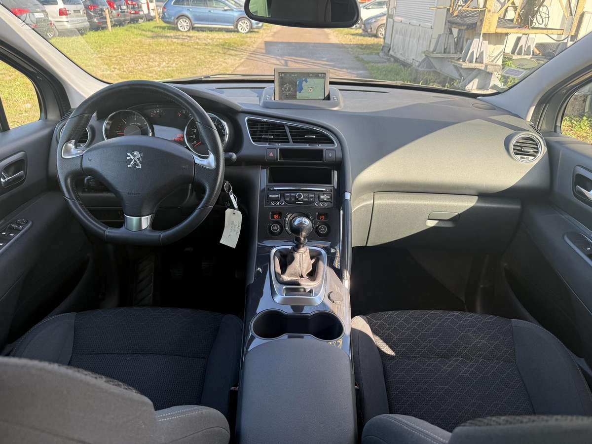 Peugeot 3008 2015 — engine 1560 cm³, 120 HP (88kW)