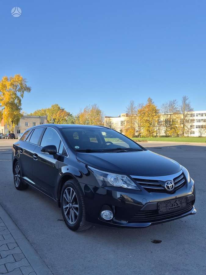 Toyota Avensis 2013 — photo 10