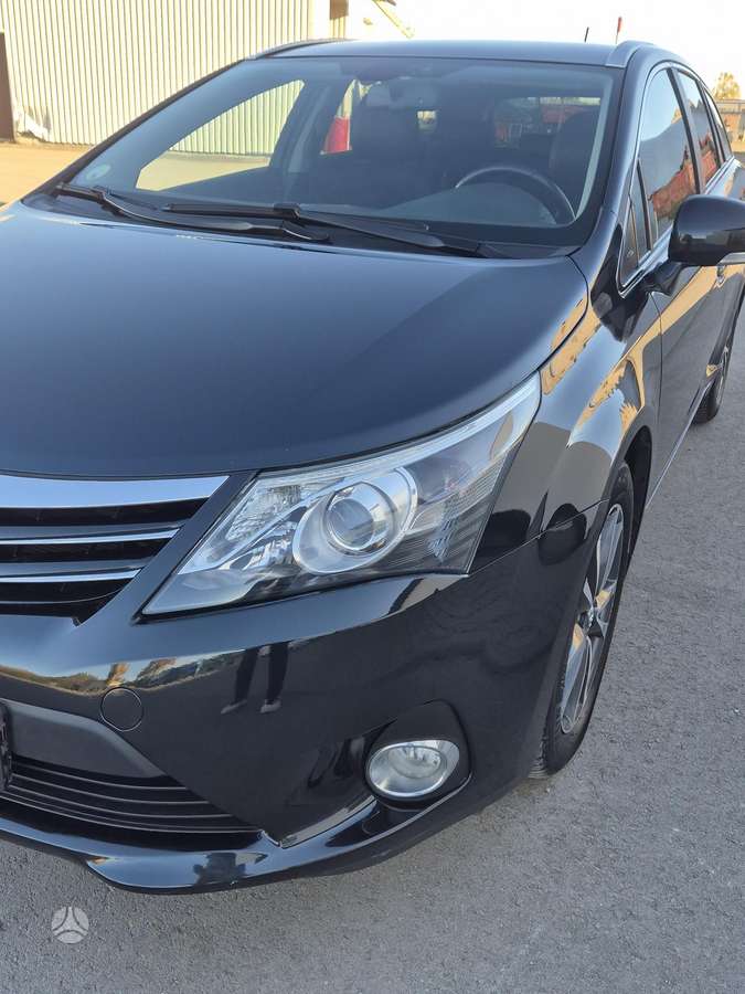 Toyota Avensis 2013 — photo 12