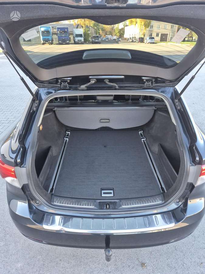 Toyota Avensis 2013 — photo 17