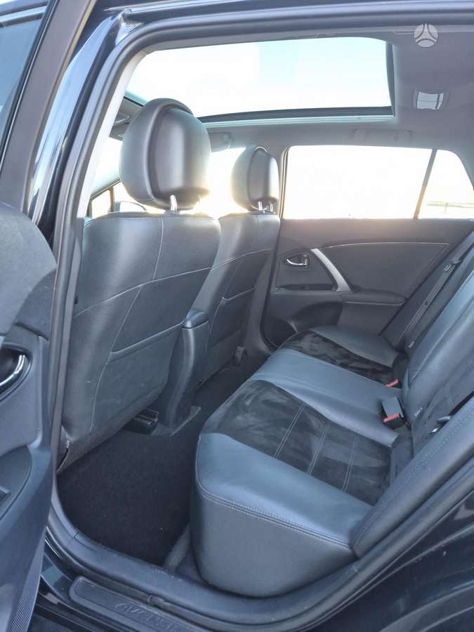 Toyota Avensis 2013 — photo 20