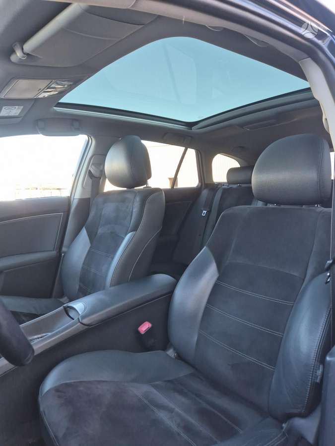 Toyota Avensis 2013 — photo 23